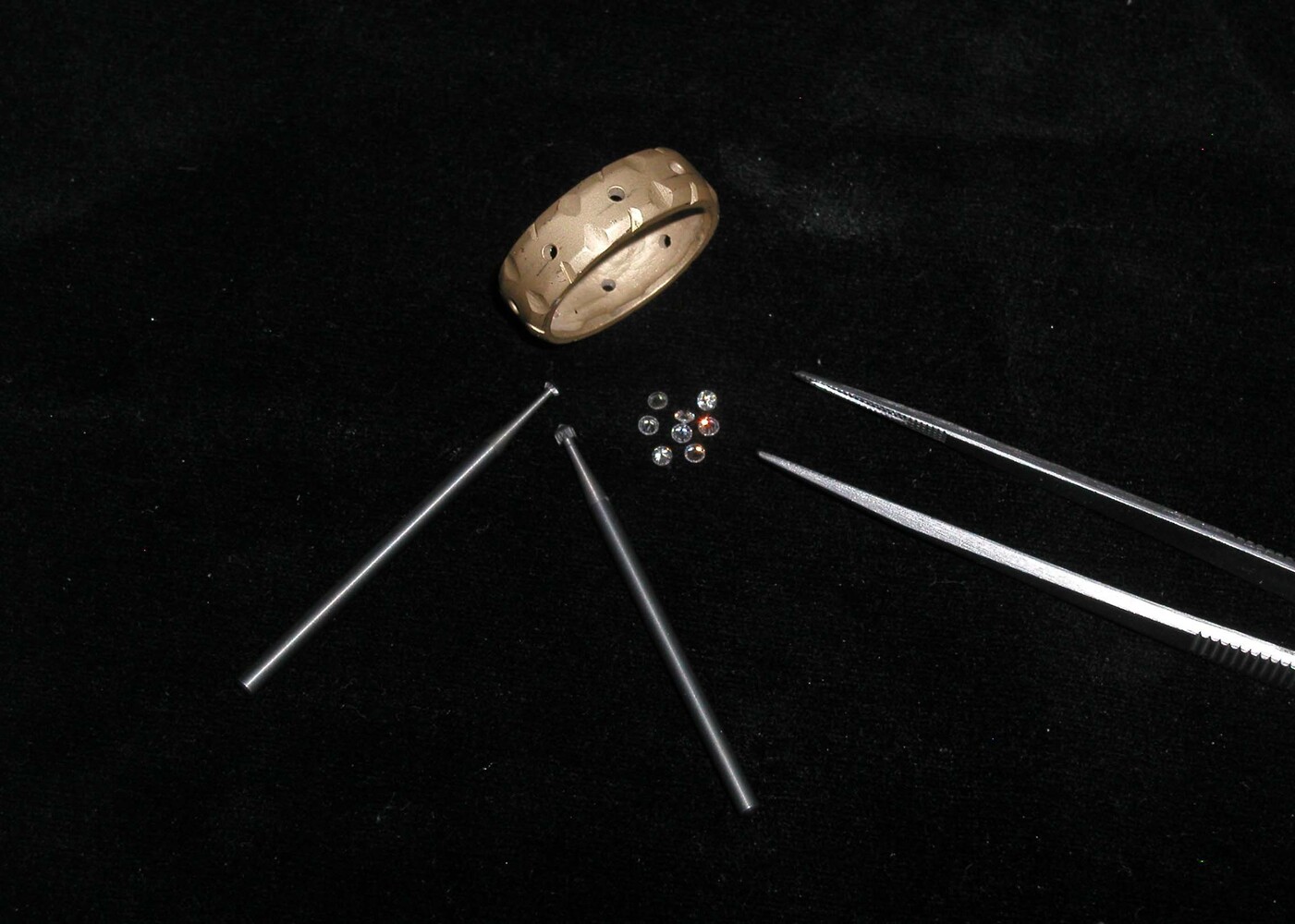 Golden band ring with diamonds