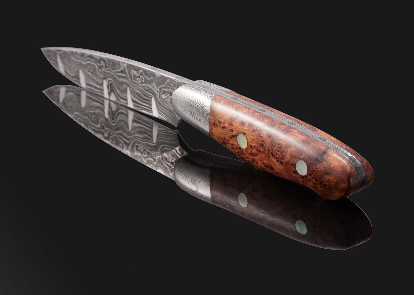 Pukeashun Damascus with Juniperburl and Gold Lip Pearl Inlay Hunter